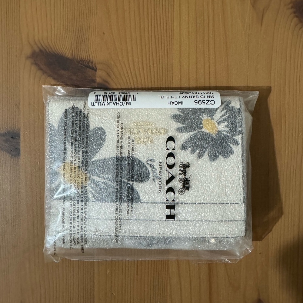 🌸 Coach Mini Skinny Id Case With Floral Print